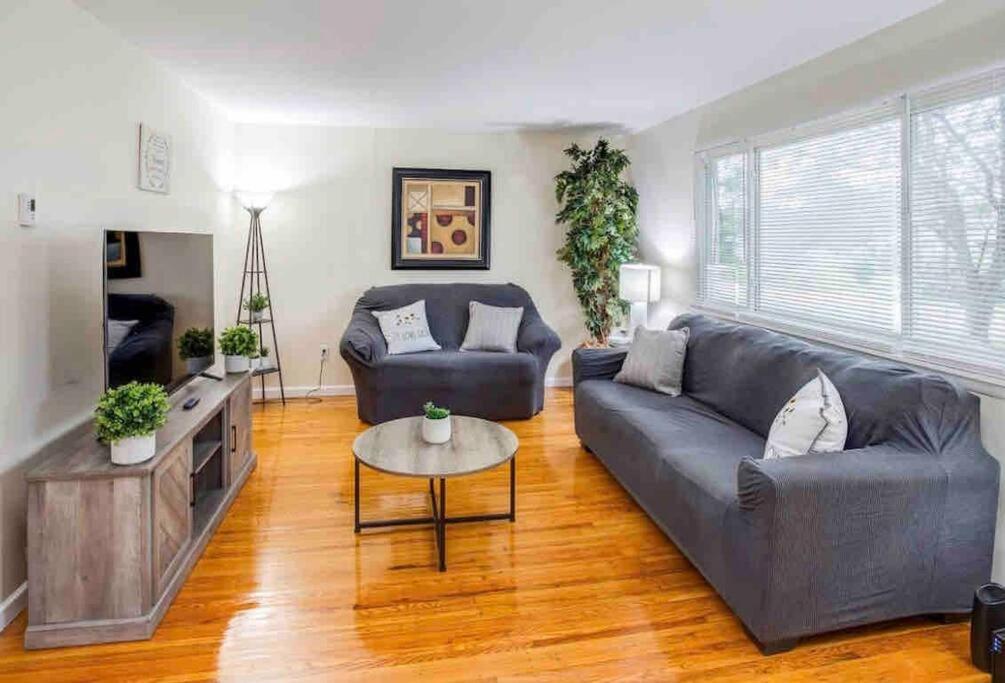 Amazing Ranch Mins Away From Airprt/Rit/Dwtn/Uofr Apartment Rochester Exterior photo