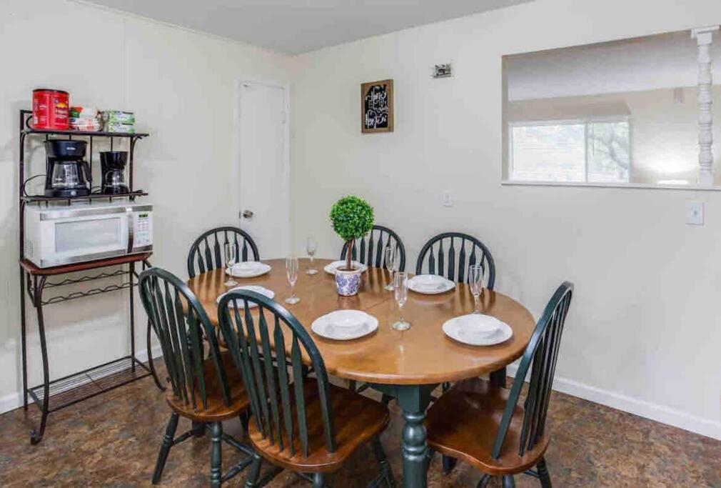 Amazing Ranch Mins Away From Airprt/Rit/Dwtn/Uofr Apartment Rochester Exterior photo